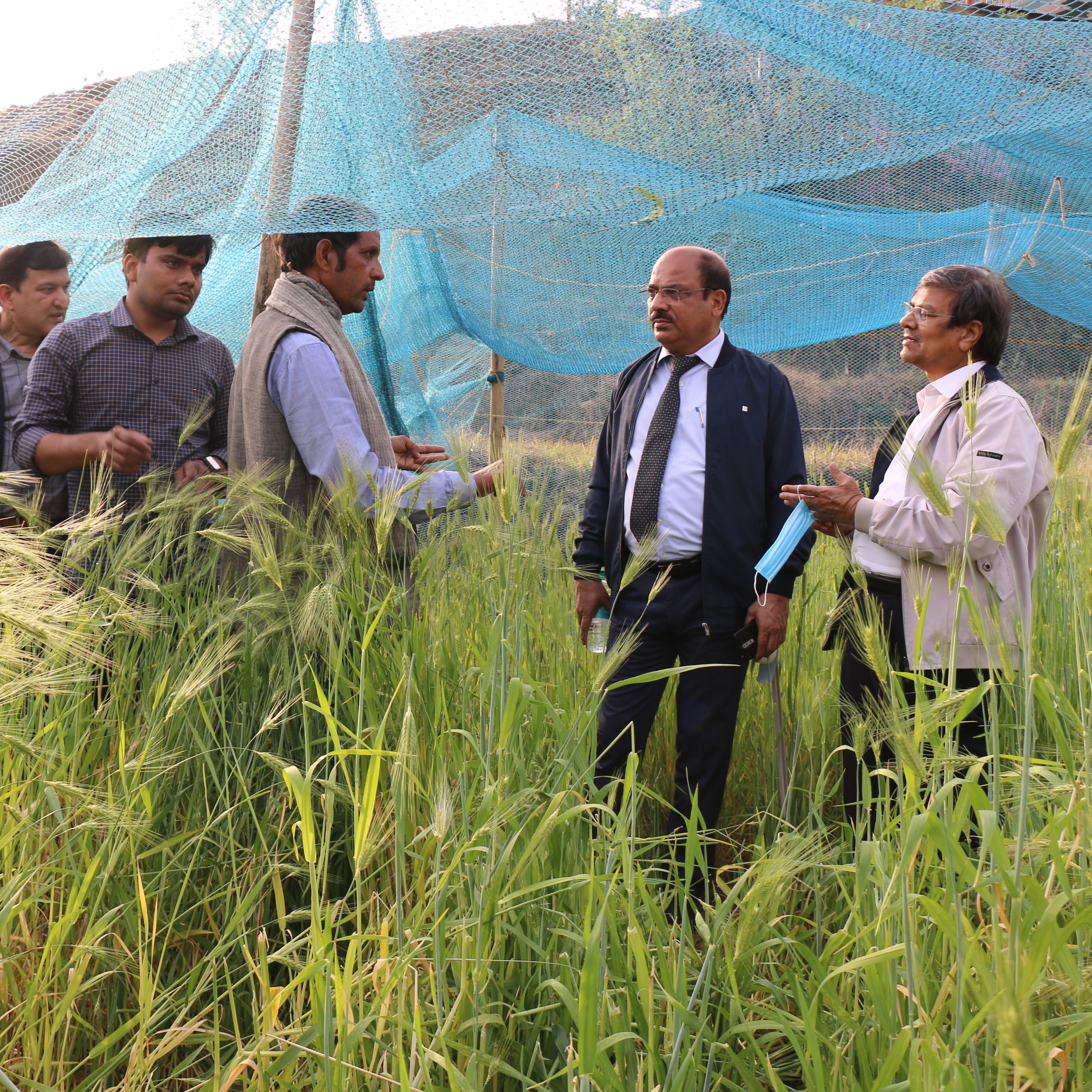 MTR consultant interacting with farmers at Almora. Credit: Sonal Dsouza